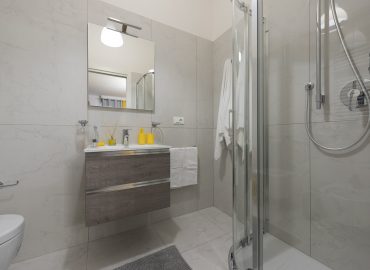 Doccia della camera gialla del B&B centro Firenze La Marmora